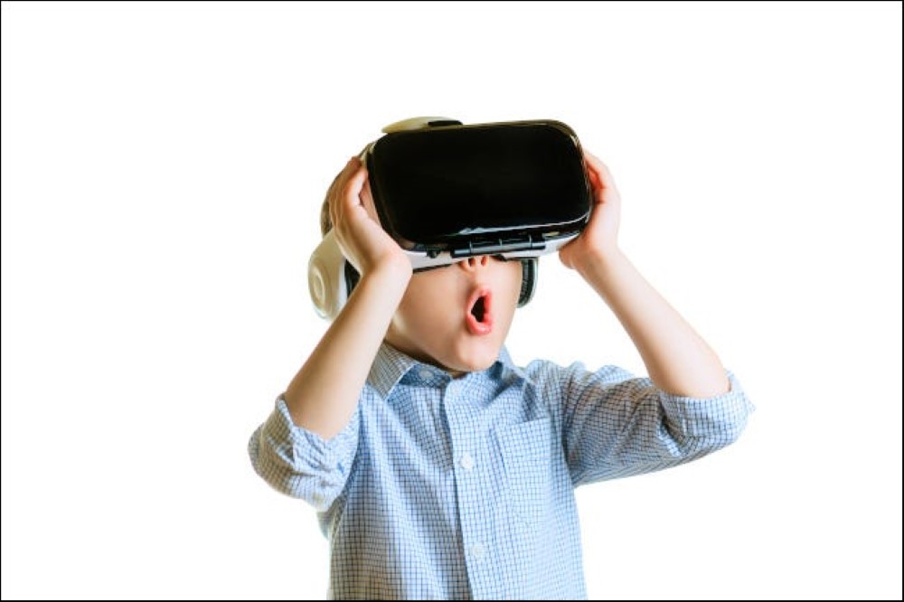 واقعیت مجازی (احتمالا) برای کودکان خطرناک است